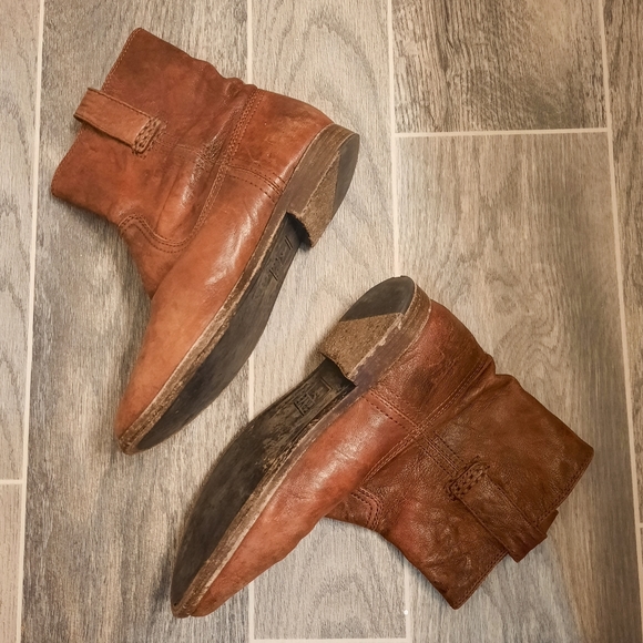 Frye Ann Shortie Boots 6 - Picture 4 of 9